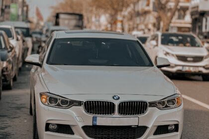 White BMW 3 Series White BMW 3 Series